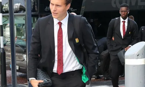 26 cầu thủ Man Utd bảnh bao đến Na-uy, 5 ngôi sao vắng mặt