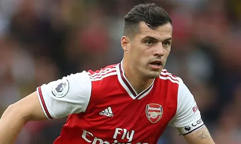 "Emery làm thế, Arsenal chẳng có đội trưởng nào cả"