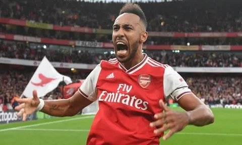 Tỏa sáng rực rỡ, Aubameyang lại bị "mắng" vì 1 lý do