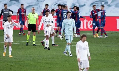 Thua sốc tại Bernabeu, HLV Real Madrid vẫn nói cứng