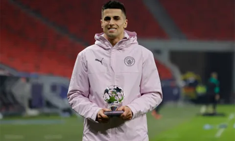 Rio Ferdinand phấn khích trước màn trình diễn của Joao Cancelo
