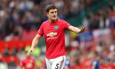 Khác biệt giữa Maguire và Van Dijk là lý do khiến Man Utd phá két