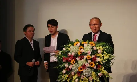 Điểm tin bóng đá Việt Nam sáng 27/6: VFF muốn ký 3 năm với thầy Park; Xuân Trường về nước đá cặp Tuấn Anh