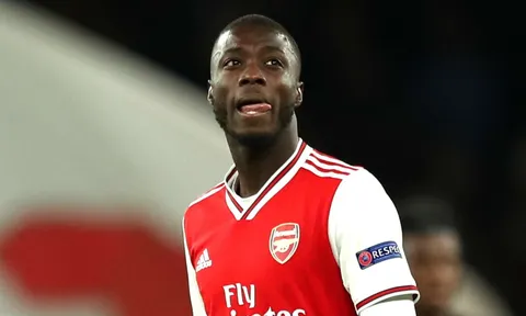 "Cậu ấy có đôi chân nhanh như điện, sẽ là ngôi sao lớn của Arsenal"