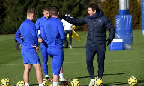 Ziyech chuẩn bị đến, Lampard nghiêm khắc chỉnh đốn lại The Blues