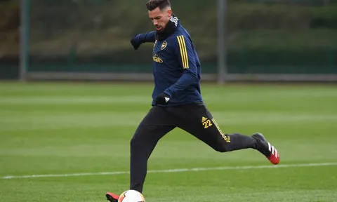 Dù bị lãng quên nhưng tân binh của Arsenal vẫn miệt mài trui rèn kỹ năng