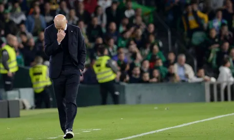 3 đại thần của Real khiến Zidane đau đầu: Bạn thân Ronaldo?