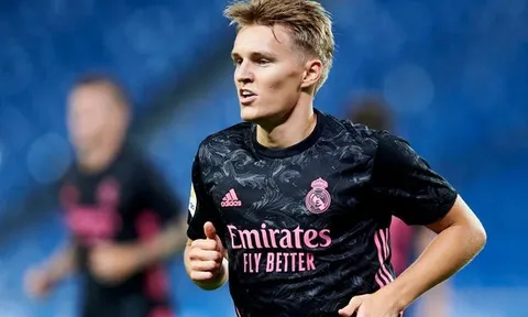 HLV của Man United bất ngờ dành lời khen cho tân binh của Arsenal
