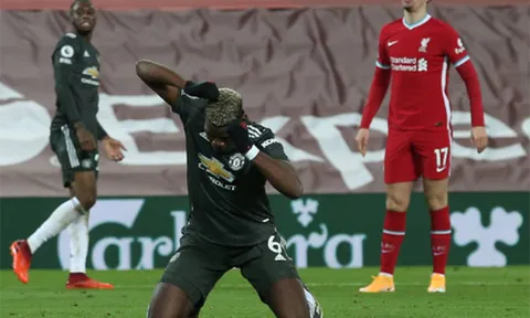 Bỏ lỡ cơ hội mười mươi, Pogba hành động gây sốc trong phòng thay đồ