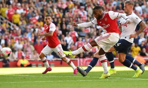 Alexandre Lacazette mang tin cực dữ đến Arsenal