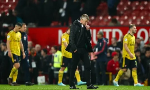 Khởi đầu tệ nhất 30 năm, Solskjaer nói cứng: "Màn trình diễn vẫn tốt"