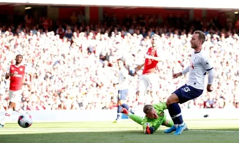 Gary Neville chỉ ra 2 nhân tố dẫn đến bàn thua của Arsenal