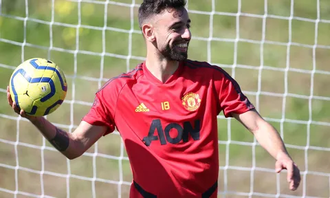 Chạy xé gió, Bruno Fernandes vẫn chào thua Daniel James và sao U18 Man Utd