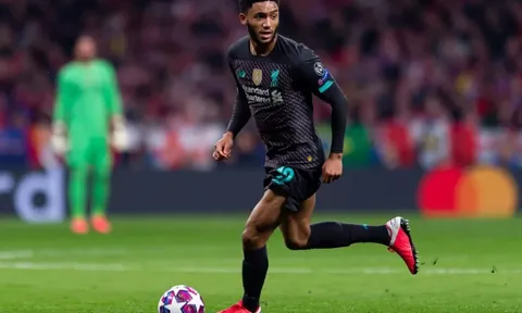 Sao Liverpool bình thản trước tương lai u ám