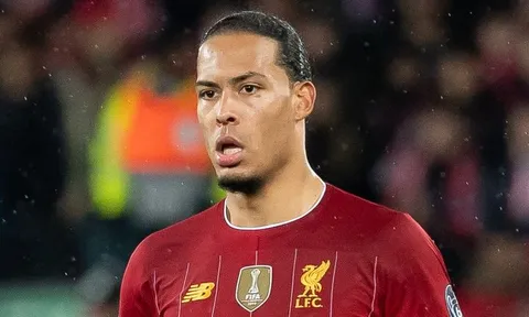 Van Dijk lo sợ viễn cảnh đen tối của Liverpool