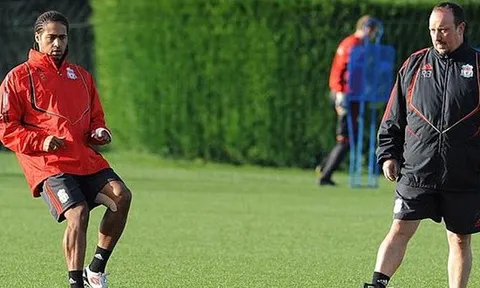 Đây, thuyền trưởng xuất sắc nhất của người cũ Chelsea và Liverpool