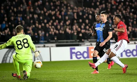 Thay 6/11 vị trí, Man Utd vẫn kiếm được lợi thế trên đất Bỉ