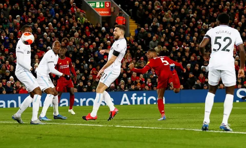Không chiến dũng mãnh, Wijnaldum giúp Liverpool "độc tôn" tại EPL