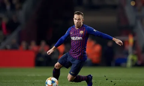 Đăng hình ảnh tập luyện, "Xavi 2.0" cấp doping tinh thần cho CĐV