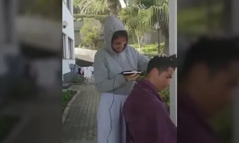 Ronaldo tự tin giao "mái đầu" vào tay bạn gái