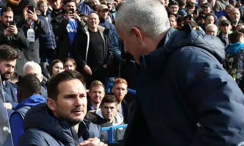 SỐC! Mourinho nói xạo không chớp mắt, Lampard tuyên bố Chelsea có 'nội gián'