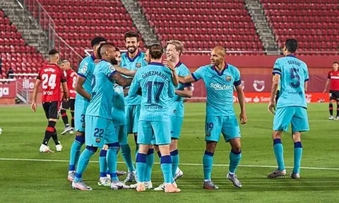 Bị Braithwaite lu mờ, Griezmann đứng trước nguy rời Barca sau một mùa giải?