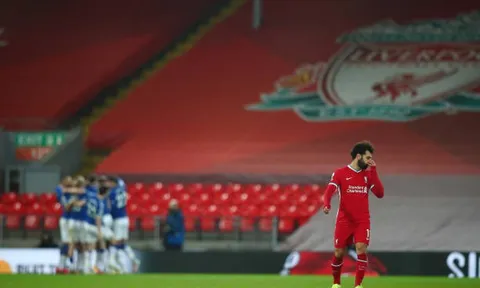 5 điểm nhấn Liverpool 0-2 Everton: 'Hàng thải Real' hóa hung thần; The Kop tạm biệt Top 6?