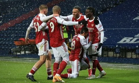 5 điểm nhấn West Brom 0-4 Arsenal: "Wenger-ball" hồi sinh; Kieran Tierney vượt mặt Andrew Robertson