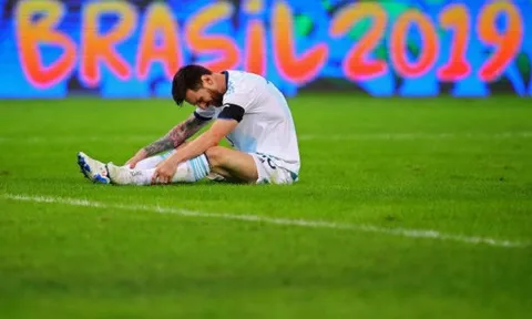 "50 sắc thái" của Messi trong ngày Argentina cận kề cửa tử
