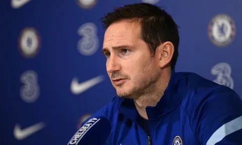Frank Lampard phản ứng cực gắt trước nguy cơ bị Chelsea sa thải