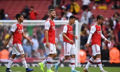 Quên 'bom tấn' Pepe đi, Arsenal giờ vẫn là công trường đầy ngổn ngang