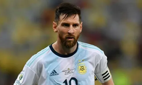 Pep: "Vì 2 lý do đó, tôi kéo Messi từ cánh phải vào trung tâm"