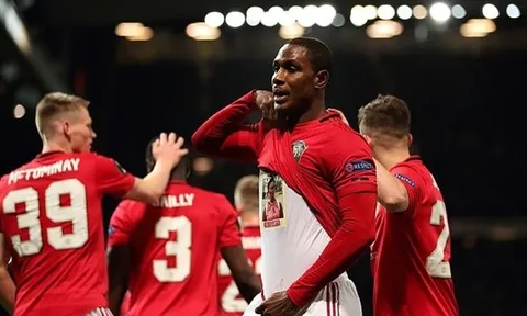 Vén màn bí ẩn đằng sau pha ăn mừng của Odion Ighalo