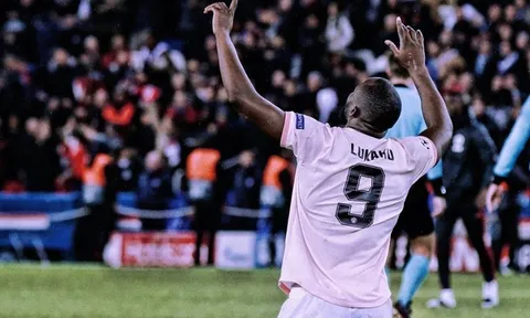 Khó tin! Lukaku "hạ mình" nhận lương quá bèo để rời Man Utd