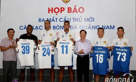 Chân sút "khủng" nhất lịch sử V-League ra mắt đội bóng mới