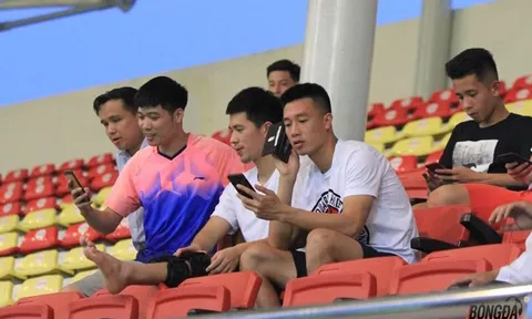 Dàn sao đội tuyển xem giò U23 Việt Nam đấu đàn em U18