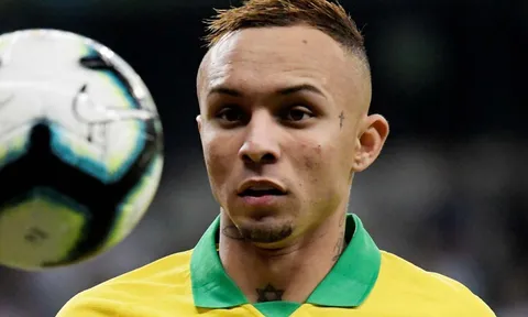 "Cậu ấy đến Arsenal? Chưa có sự bảo đảm nào cho điều đó"