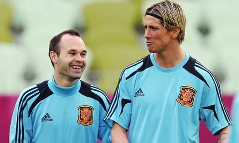 'Thật kỳ lạ, Torres! Cậu chưa đi mà tớ đã nhớ rồi'
