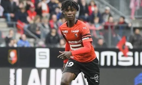 PSG bị "bẽ mặt" bởi một cậu bé 16 tuổi và không có ở Wiki