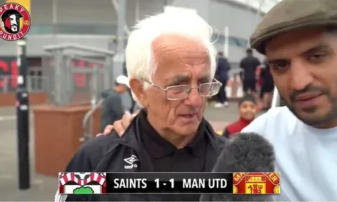CĐV lớn tuổi của M.U bật khóc sau trận hòa Southampton