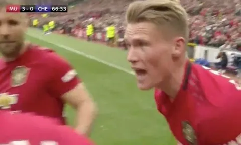 Huyền thoại Man Utd chỉ ra điểm McTominay ăn đứt Pogba