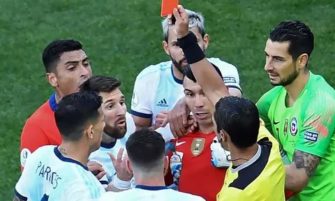 Khiến Messi nhận thẻ đỏ, thủ quân Chile nói gì?