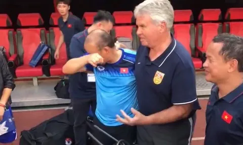 HLV Park Hang-seo rưng rưng nước mắt khi gặp lại "phù thủy" Guus Hiddink