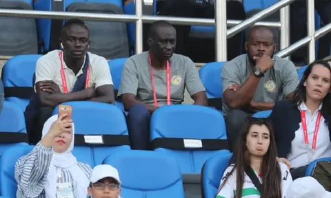 Senegal ra quân vắng Mane, fan nữ xinh như mộng có biểu cảm khó tin