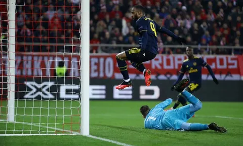 Điểm nhấn Olympiakos 0-1 Arsenal: 'Sát thủ' bừng sáng; Hậu vệ trái bất đắc dĩ chơi quá hay