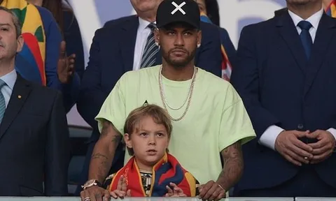 Neymar mất gì sau hành động "xốc nổi" với PSG?
