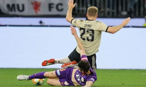Shaw chấn thương bất đắc dĩ, HLV Solskjaer nói gì?