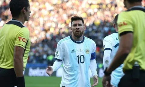 Từ chuyện Messi đến HLV Sanna Khánh Hòa: Thế nào là tự do ngôn luận?
