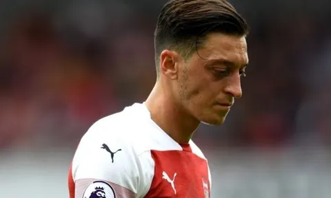 Mesut Ozil - Nạn nhân của thứ bóng đá cảm xúc