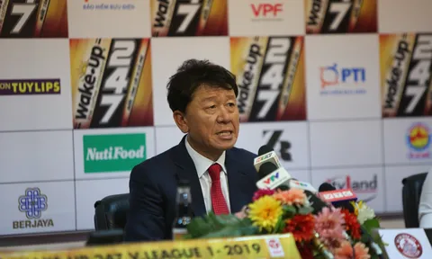 HLV Chung Hae Seong: "30 năm làm nghề HLV, lần đầu tôi dẫn dắt đội bóng chơi 4 ngày 1/trận"